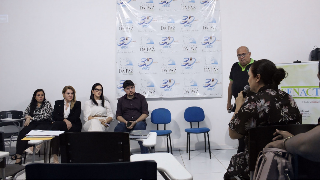 Nova equipe da Cendfol sendo apresentada na Fenact