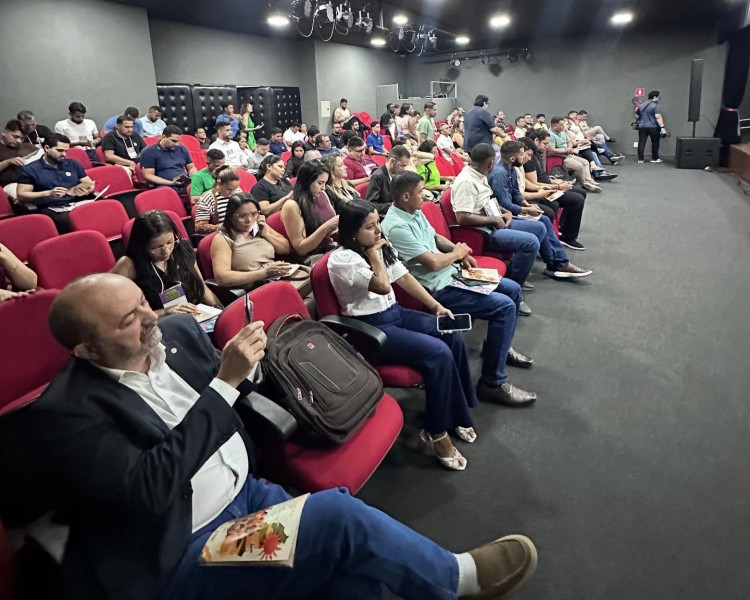 Cendfol apresentou aes institucionais no Summit