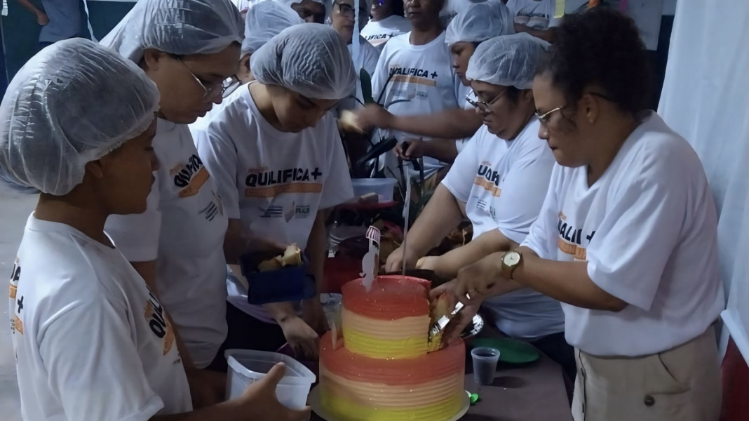 Curso Bsico de Confeiteiro, promovido pelo projeto Qualifica+ Construindo o Futuro!